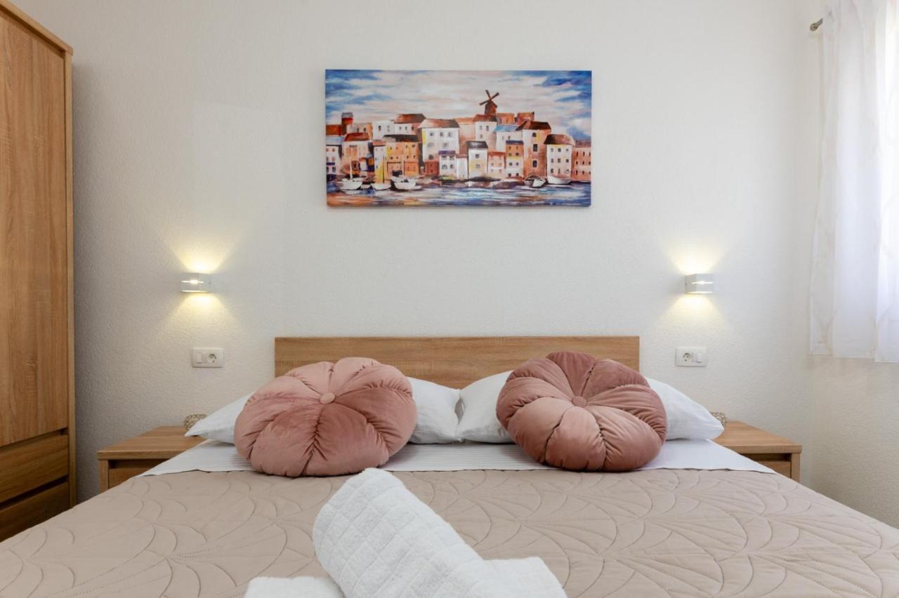 Apartment Vuletin Kaštela Eksteriør billede