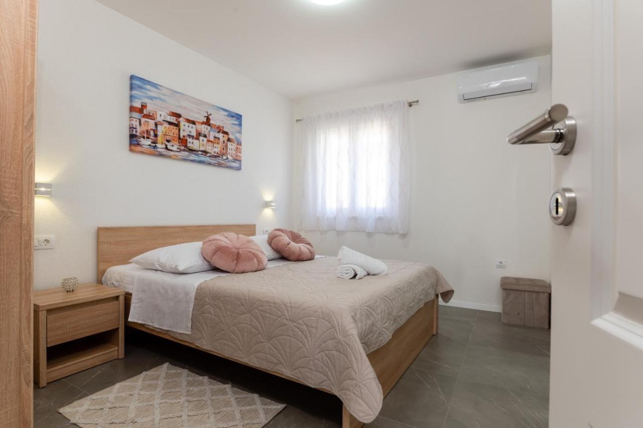 Apartment Vuletin Kaštela Eksteriør billede
