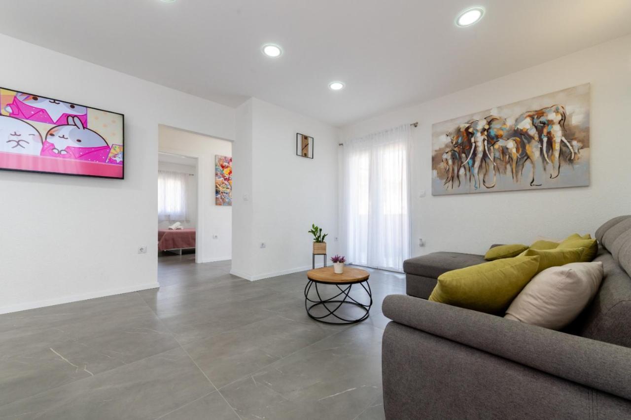 Apartment Vuletin Kaštela Eksteriør billede