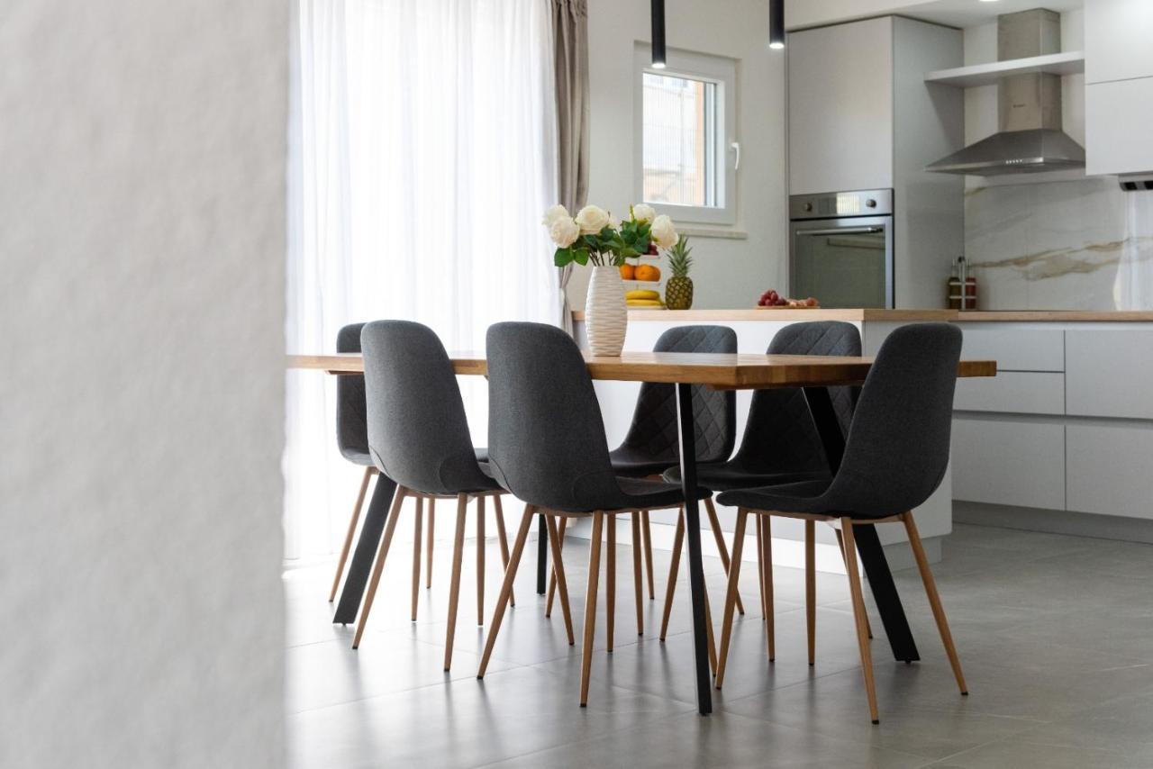 Apartment Vuletin Kaštela Eksteriør billede
