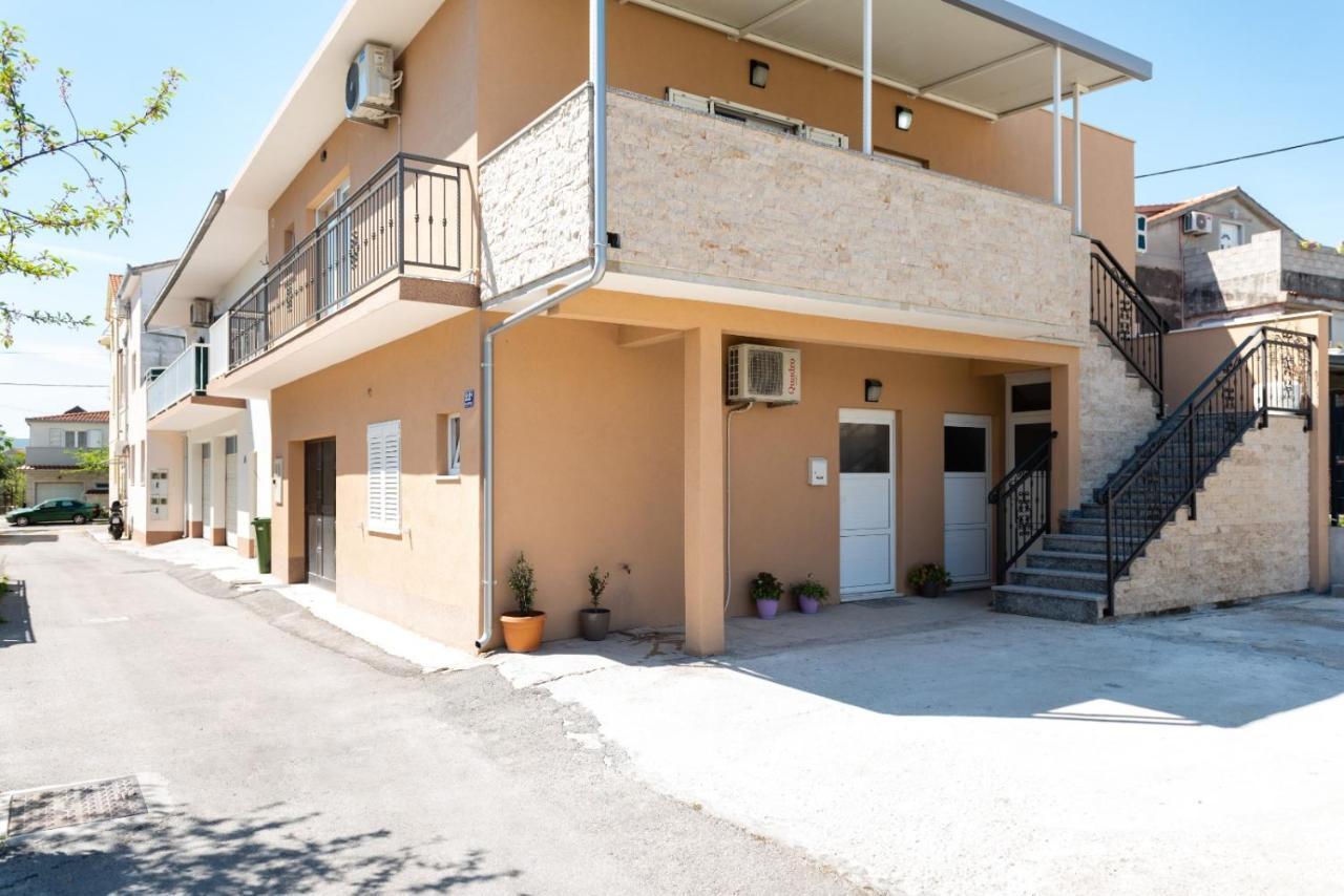 Apartment Vuletin Kaštela Eksteriør billede